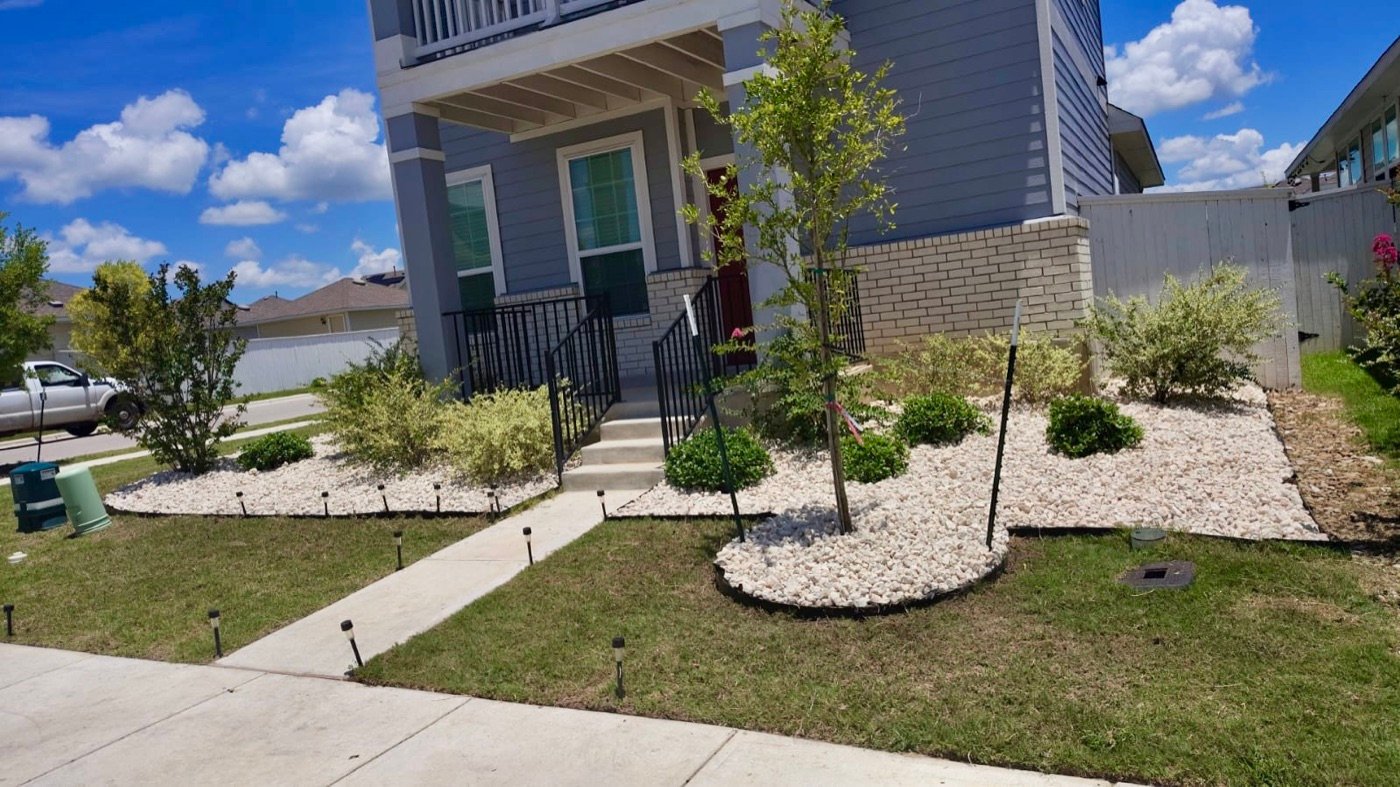 Lawn edging and bush trimming detail work